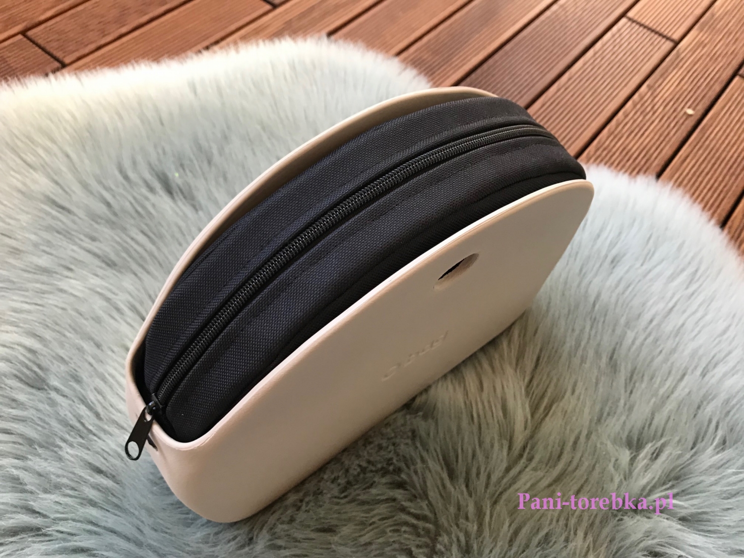 tkanina czarna wodoodporna