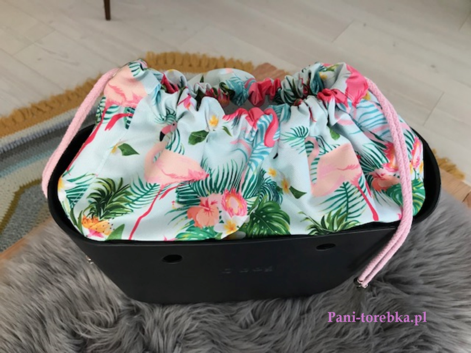 organizer komin do obag mini wzór różowe flamingi