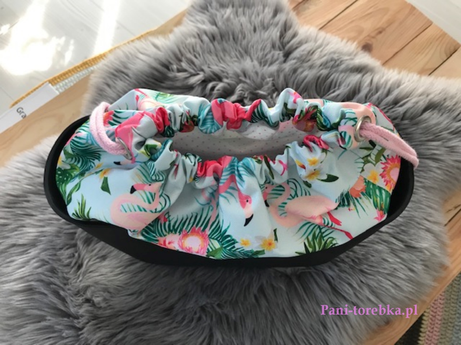 organizer komin do obag mini wzór różowe flamingi