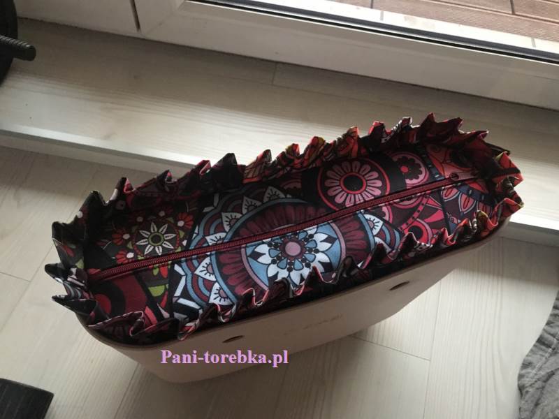 organizer obag standard z falbanką czerwony witraż