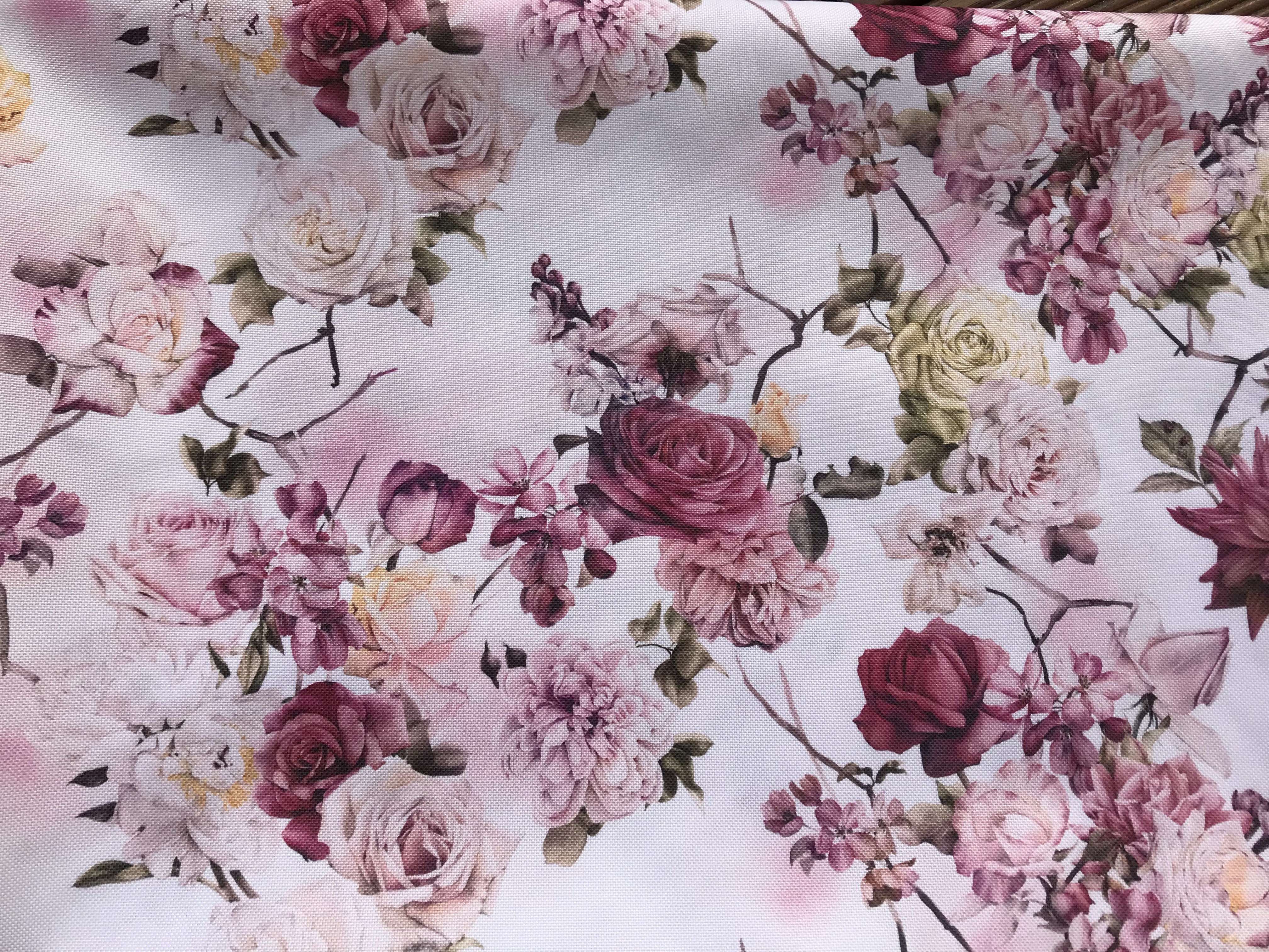 tkanina pudrowe róże