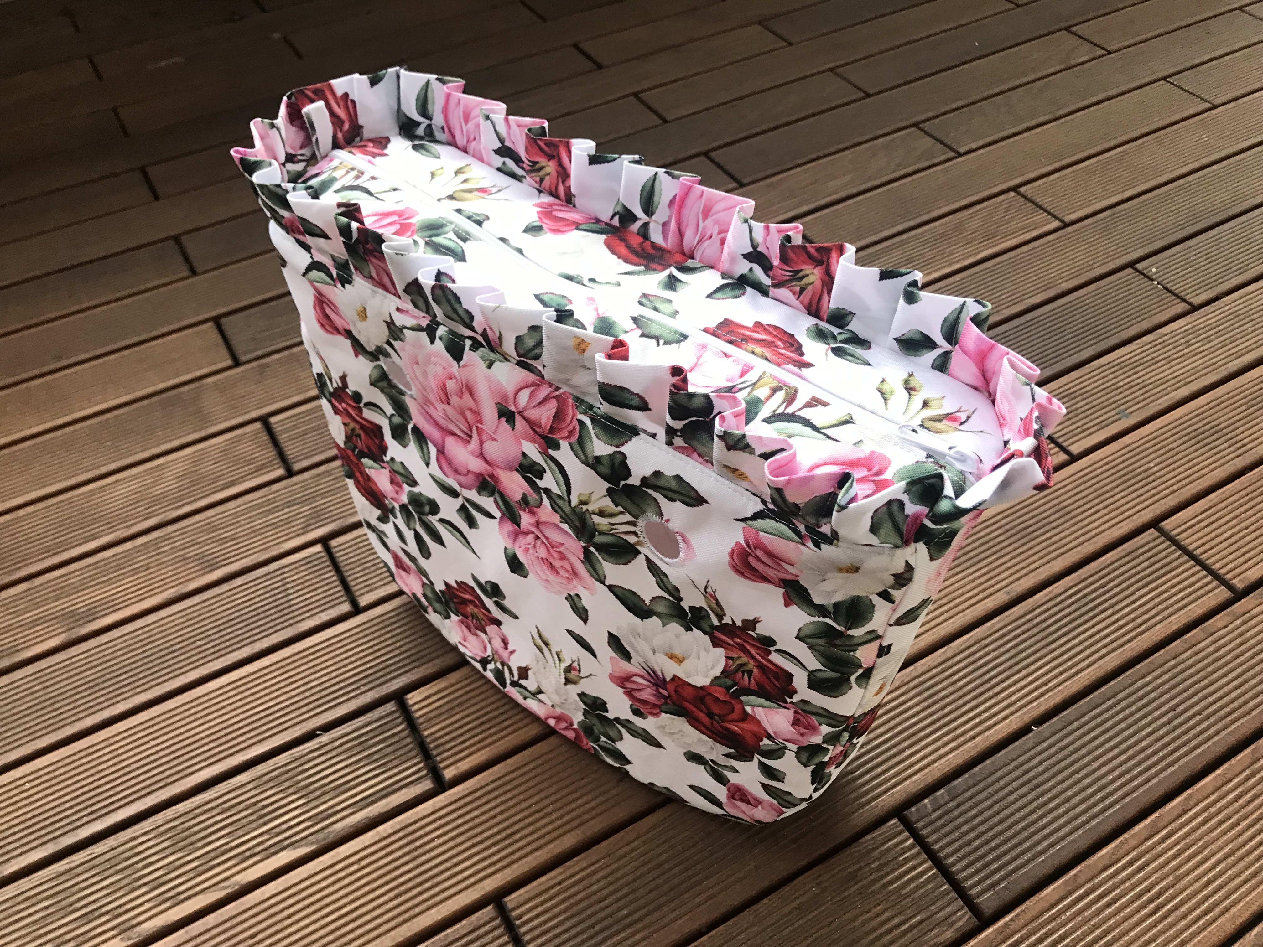 organizer obag mini plus falbanka róże na białym