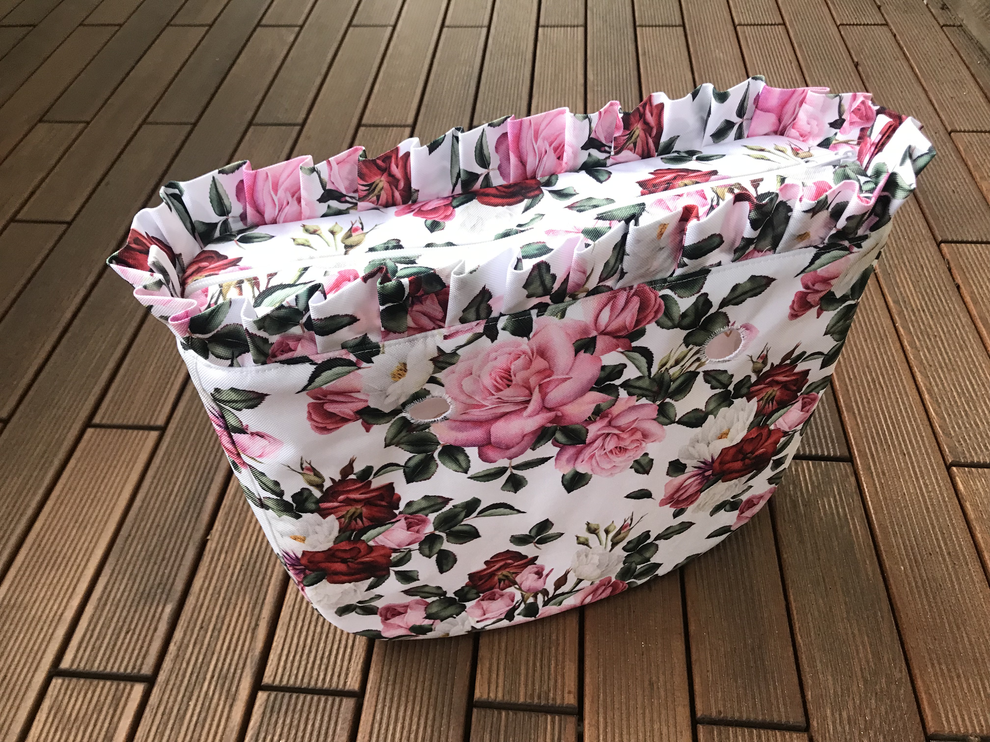 organizer obag mini plus falbanka róże na białym