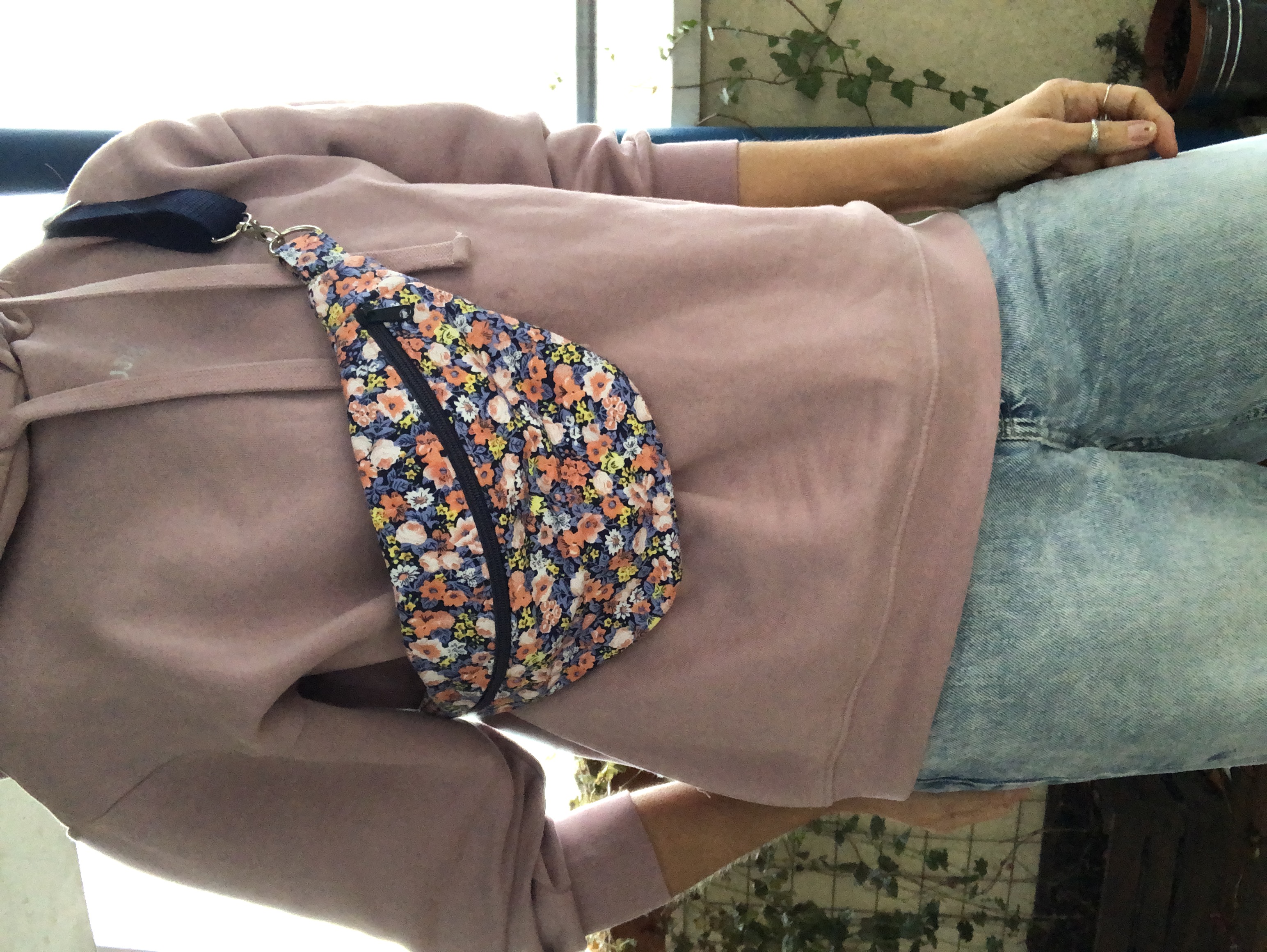 Nerka granatowa w kwiatki