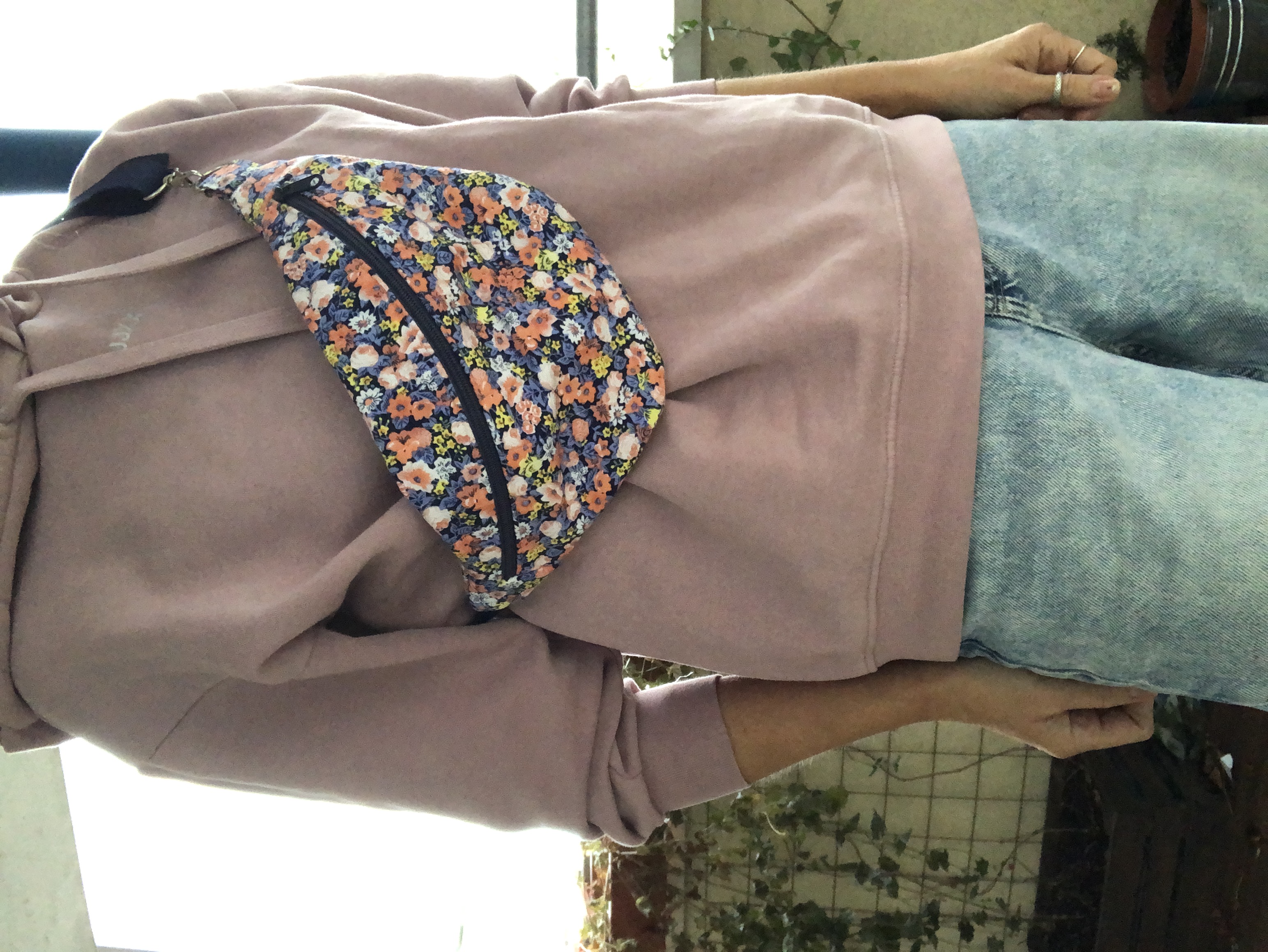 Nerka granatowa w kwiatki