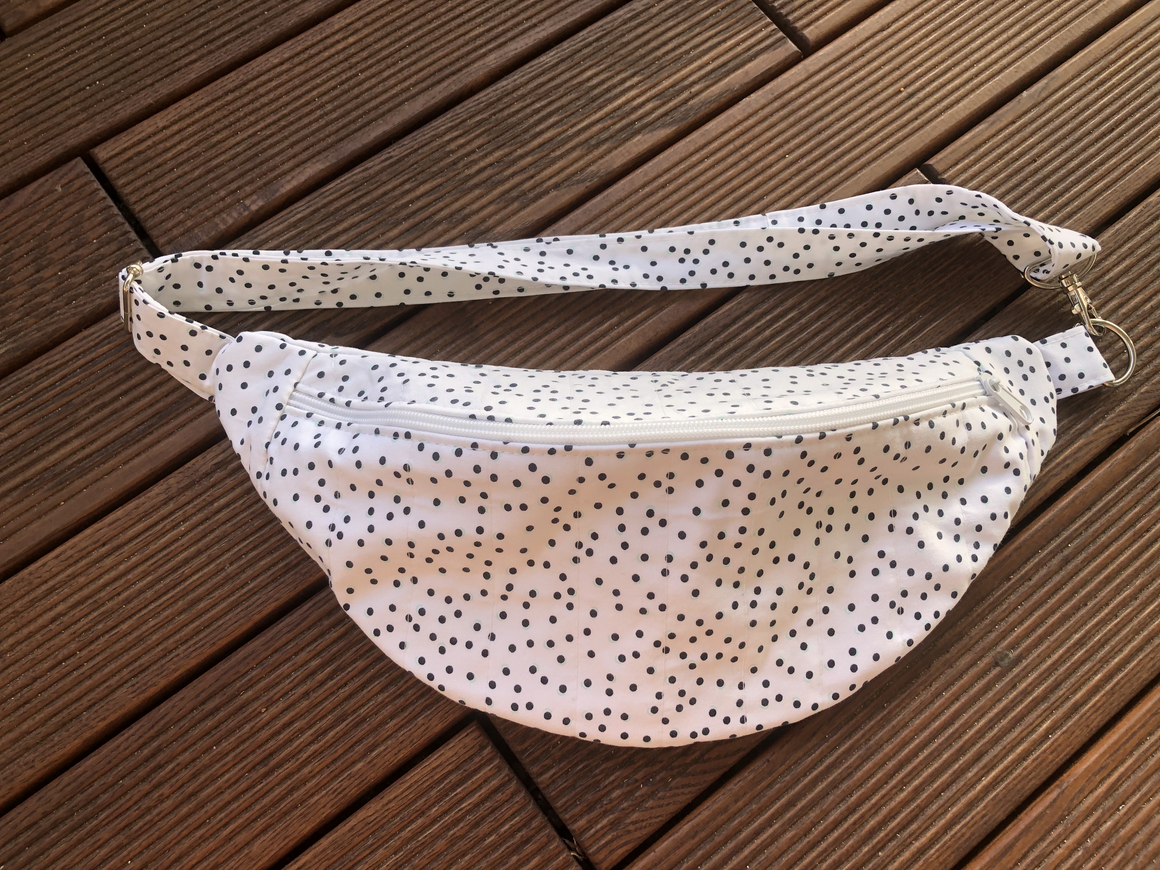 nerka czarne kropeczki