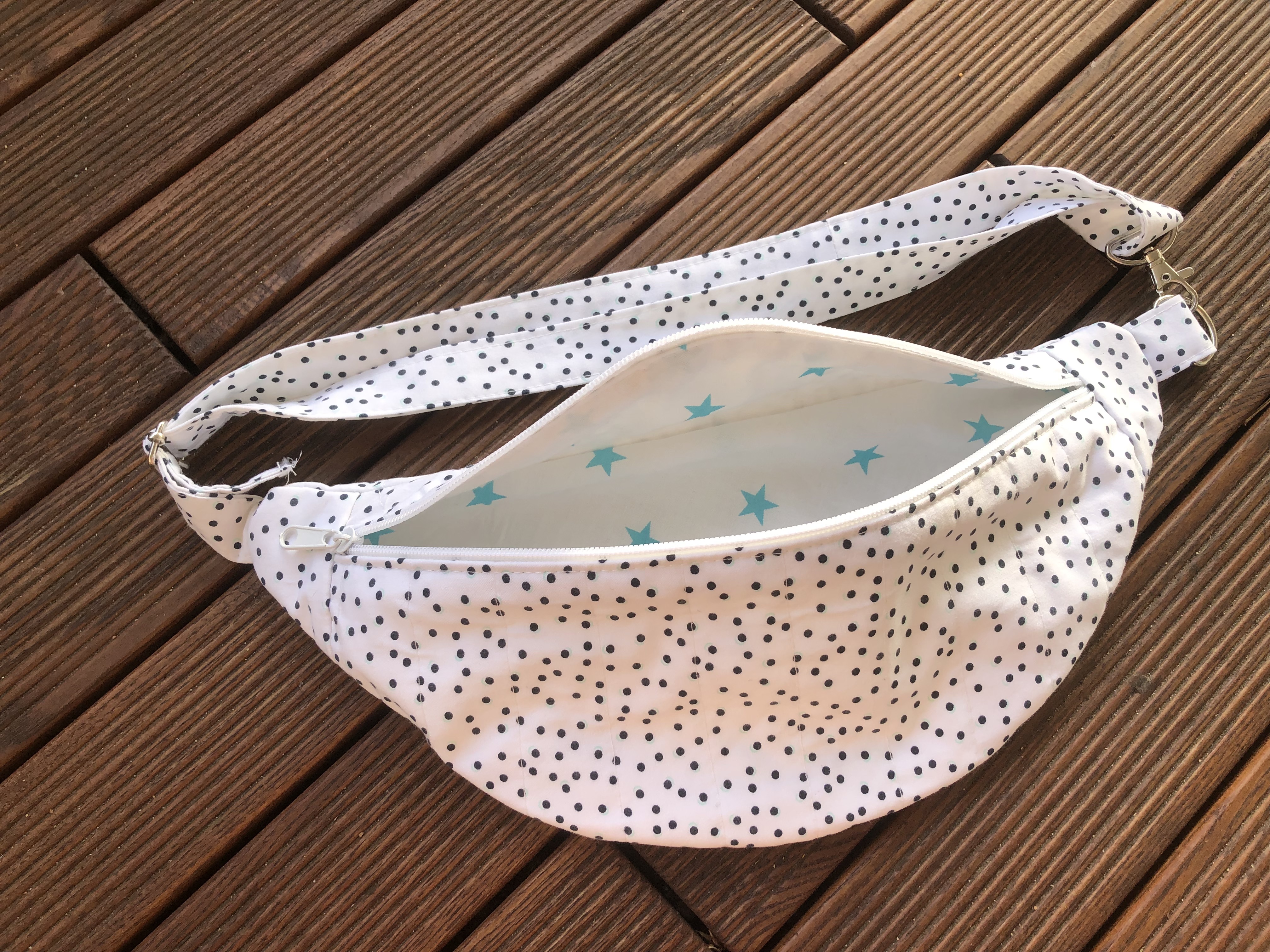 nerka czarne kropeczki