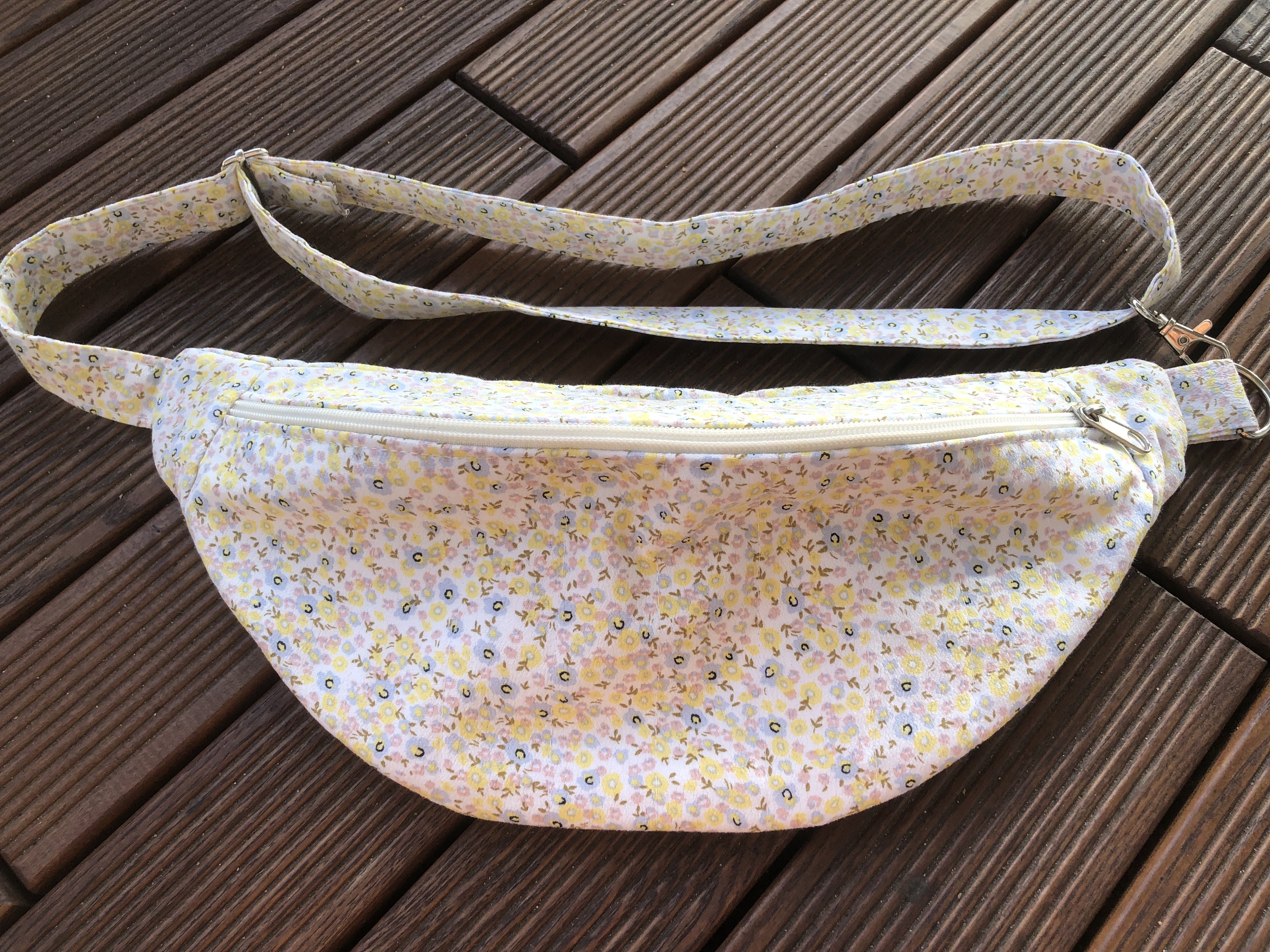 Nerka drobne kwiatki